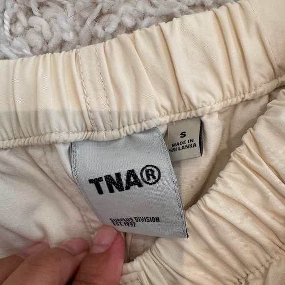 TNA Cream Elastic Waist cargo Pants - Picture 5 of 6